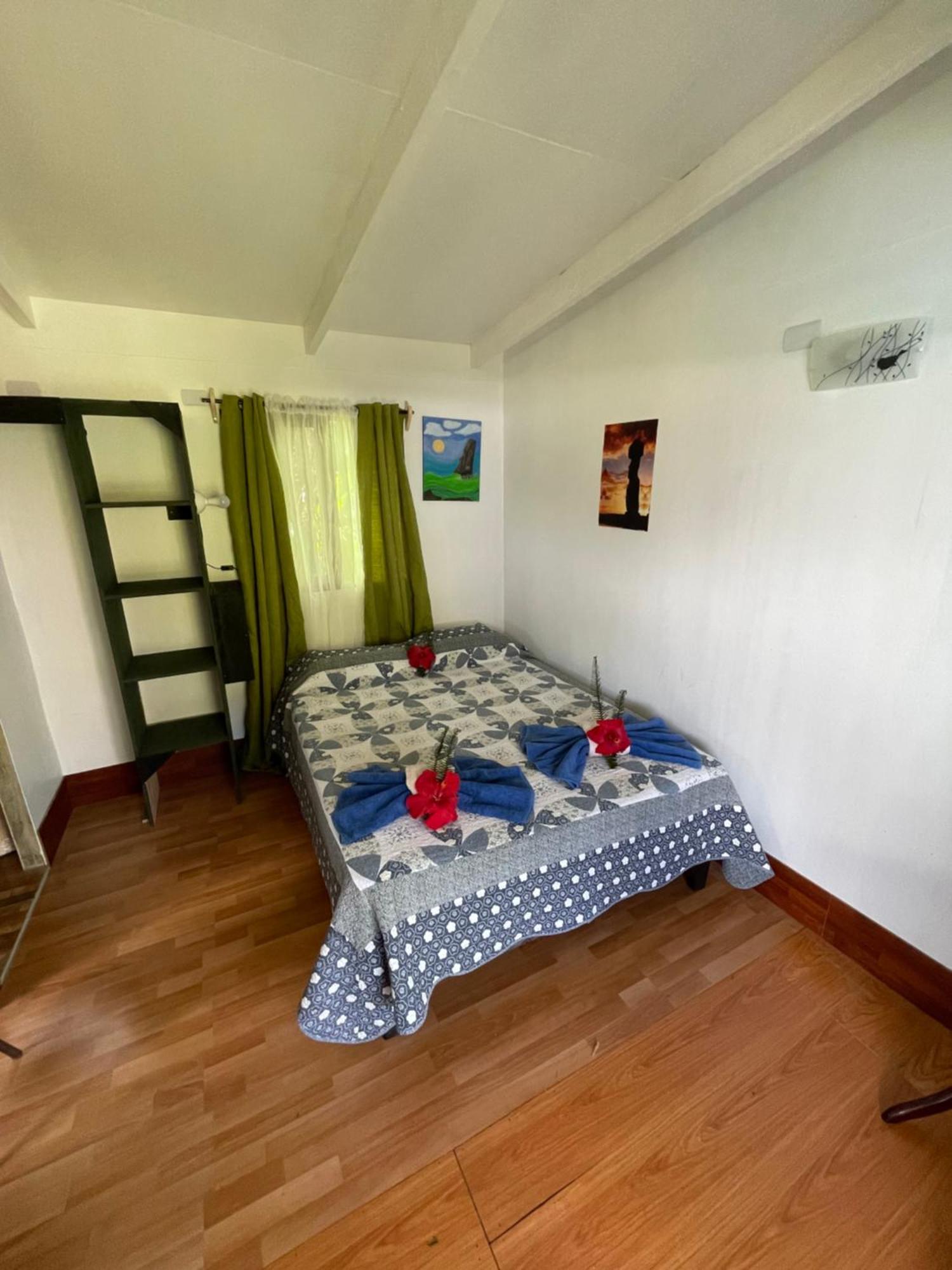 Albergue Pua Vaenga Hanga Roa Exterior foto
