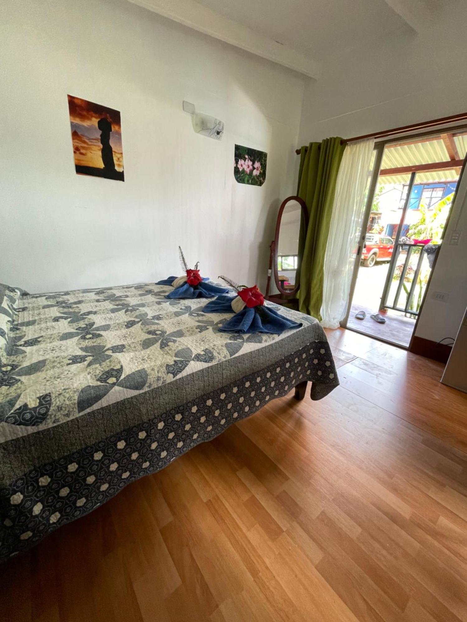 Albergue Pua Vaenga Hanga Roa Exterior foto