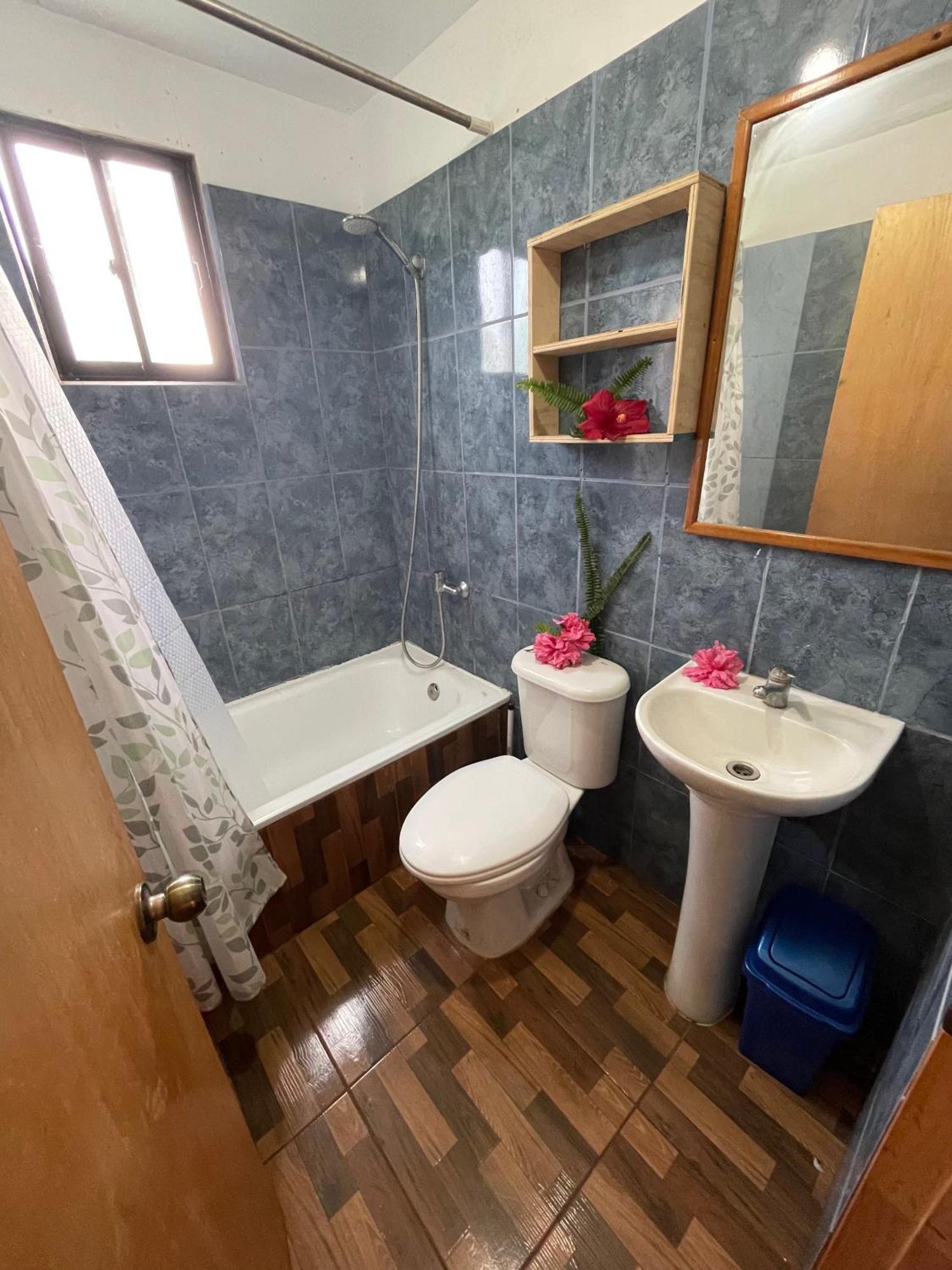 Albergue Pua Vaenga Hanga Roa Exterior foto